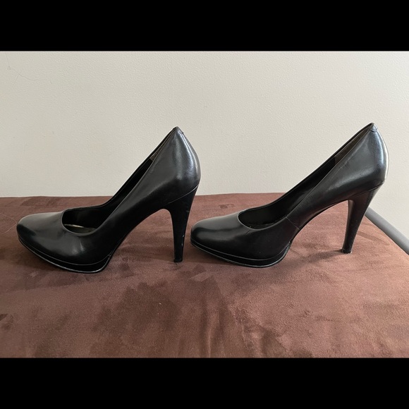 Black Nine West Heels - Picture 2 of 4